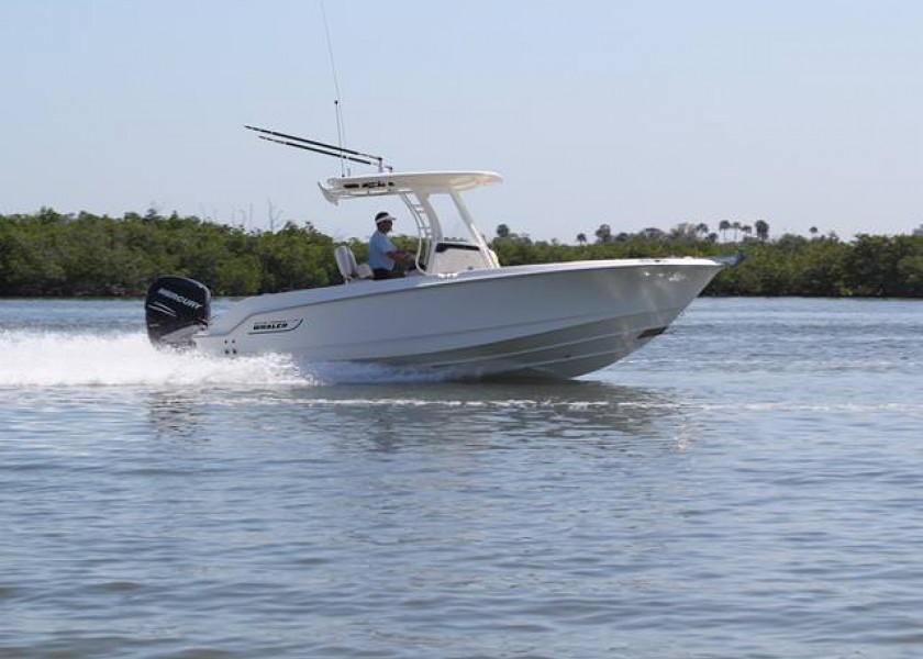 Boston Whaler 230 Outrage