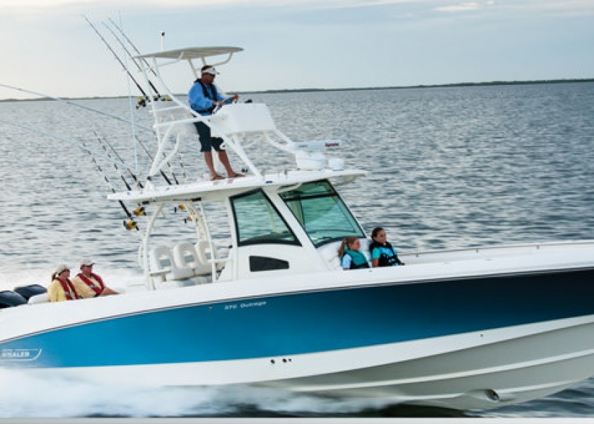 Boston Whaler 370 Outrage