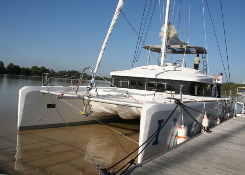 Lagoon 52