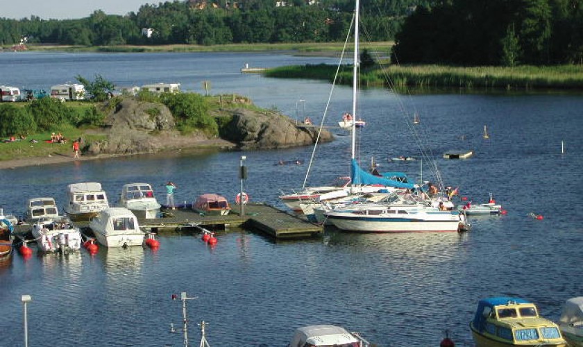 L&oslash;v&oslash;ya B&aring;thavn