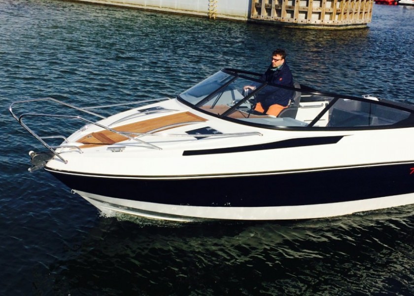 Oceanmaster 720 Cabin